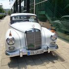 Mercedes 300 Adenauer.....