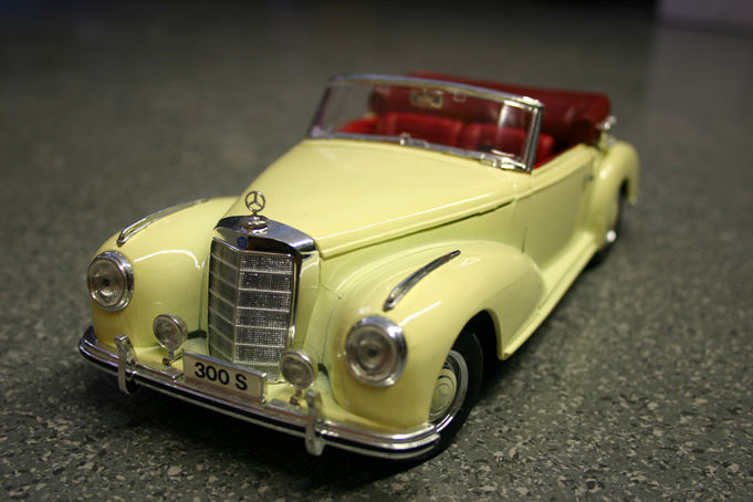 Mercedes 300 S....