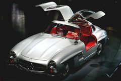 Mercedes 300 SL mit Flügeltüren