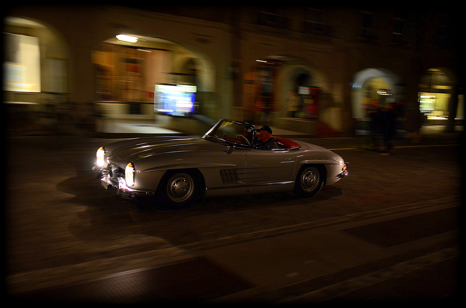 Mercedes 300SL Roadster in den Strassen von Bern