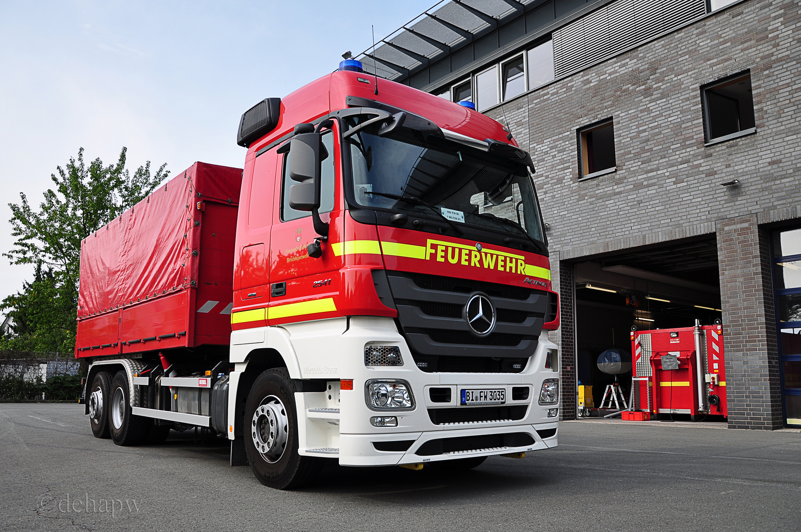 Mercedes Actros 25-41 der Feuerwehr Stadt Bielefeld