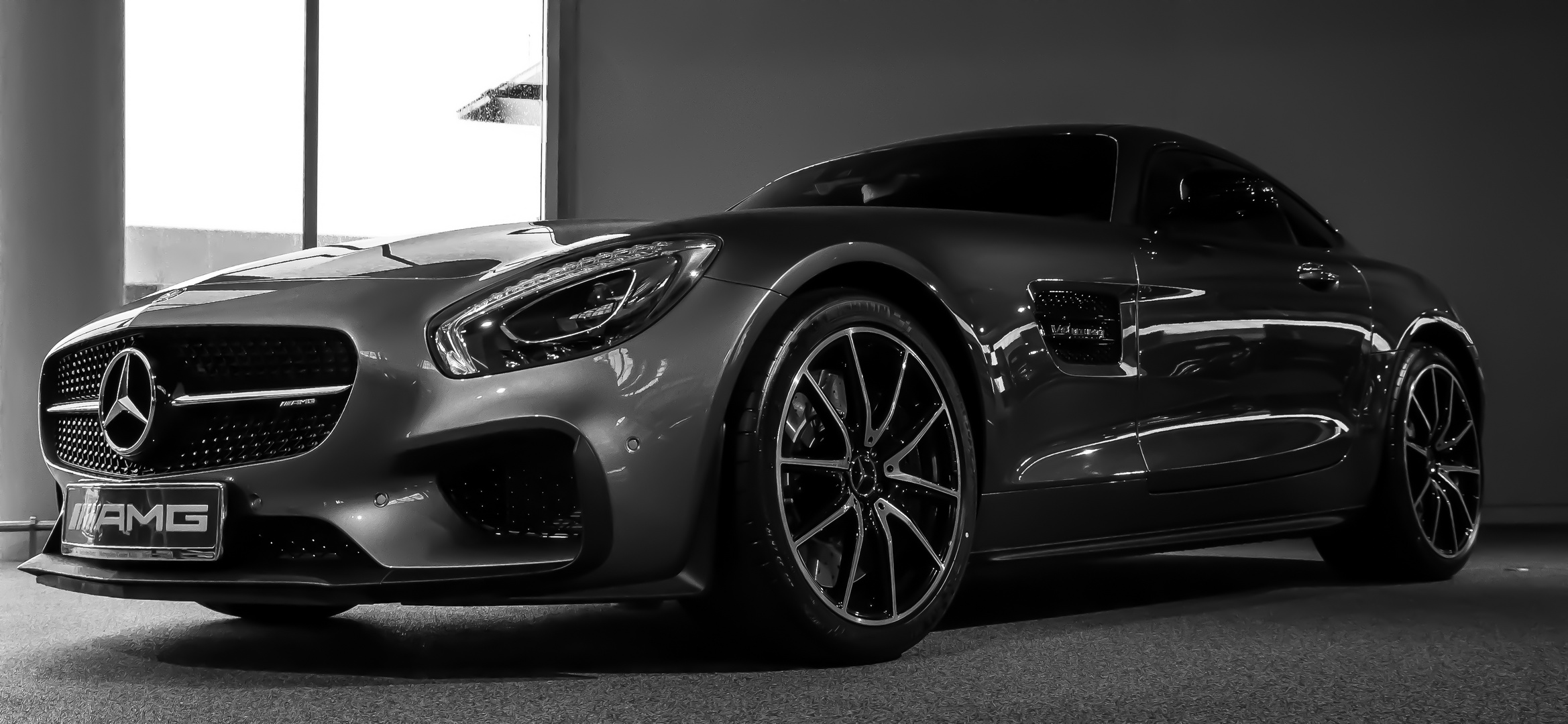 MERCEDES- AMG GT