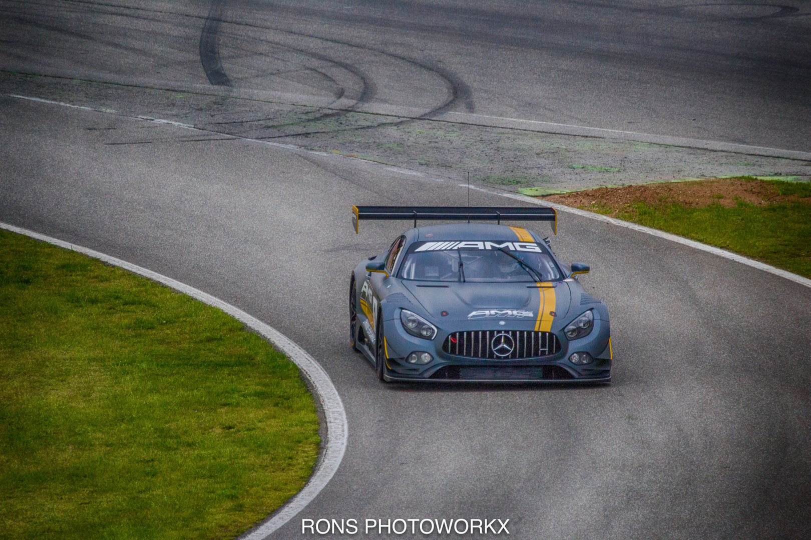 Mercedes AMG GT3 bei Hockenheim Tests