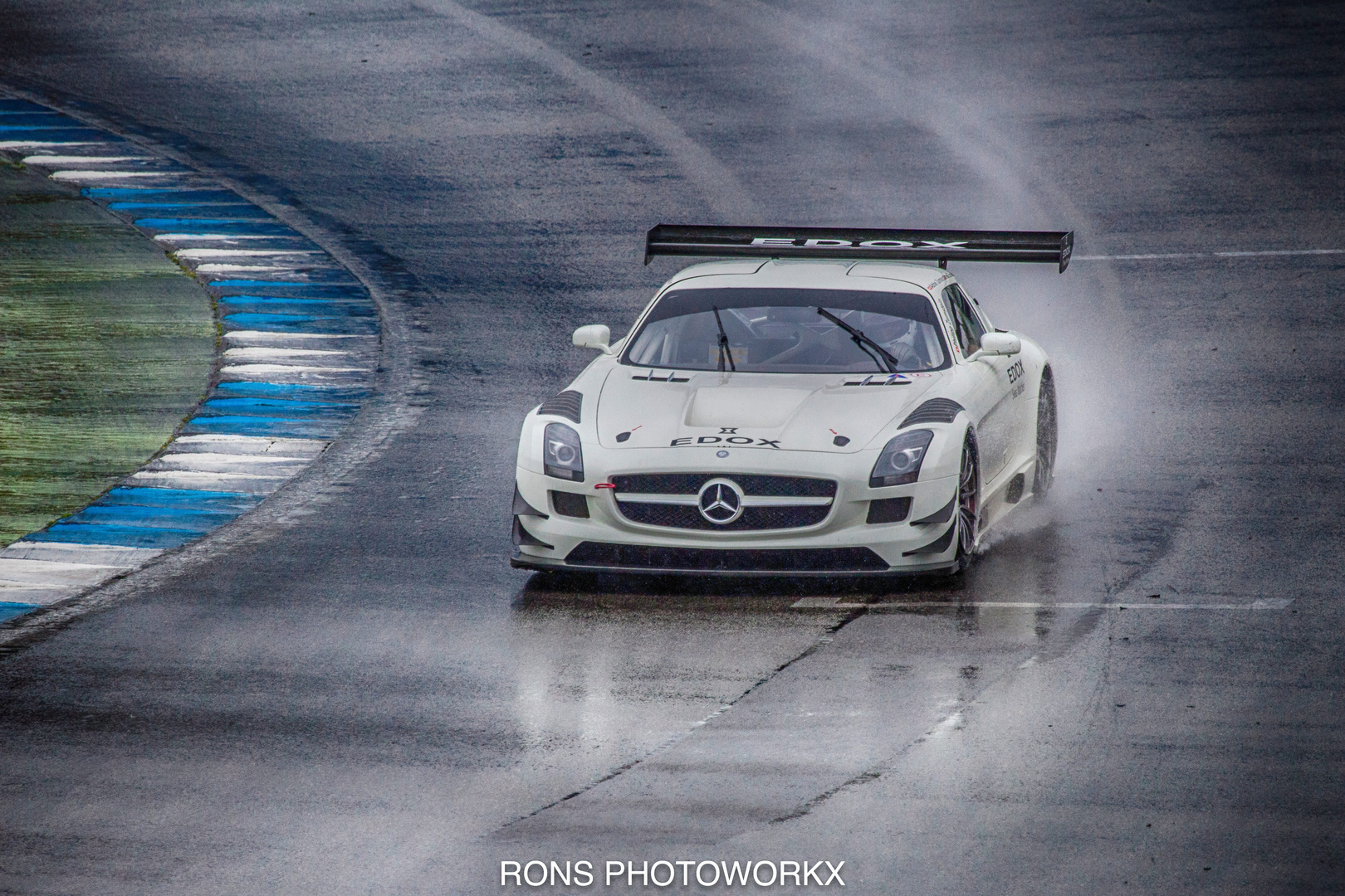 Mercedes AMG SLS GT3 bei Hockenheimring Tests 13.04.2016