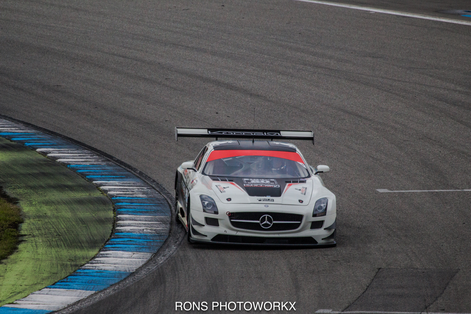 Mercedes AMG SLS GT3 bei Tests in Hockenheim 13.04.2016