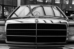 Mercedes Benz (2)
