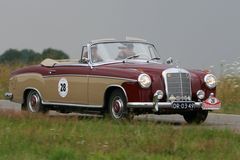 Mercedes Benz 220 S Cabrio