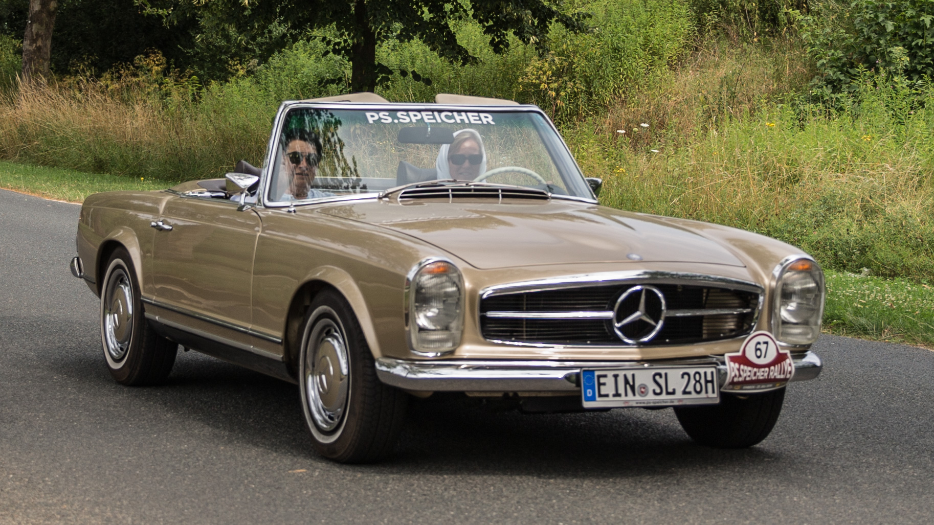 mercedes-benz-280-sl-pagode-foto-bild-oldtimer-autos-verkehr