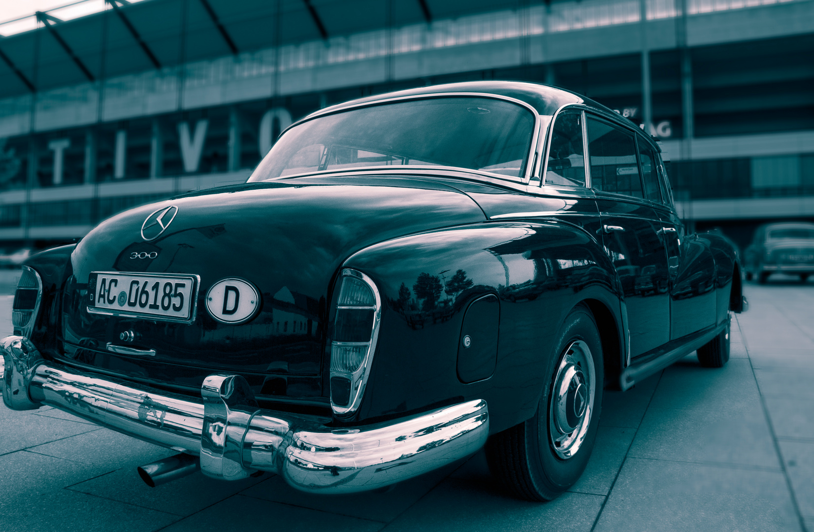 Mercedes Benz 300 auf dem 33. Jahrestreffen in Aachen