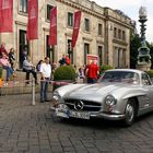 Mercedes Benz 300 SL bei Oldtimer Ralley Wiesbaden am Kurhaus