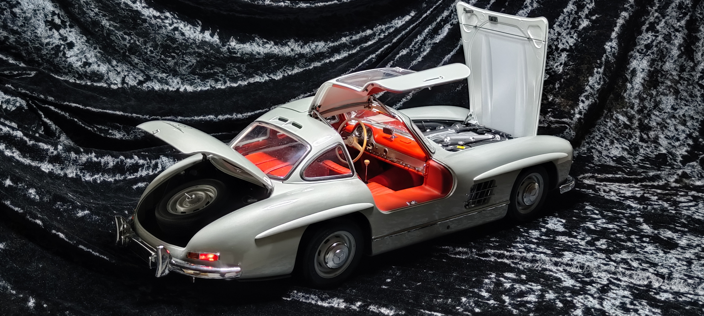 Mercedes Benz 300 SL in 1:8