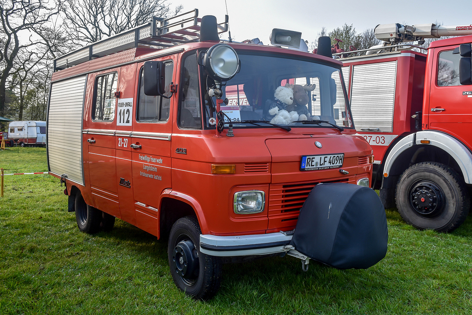 mercedes-benz-409-foto-bild-oldtimer-lkw-fahrzeuge-bilder-auf