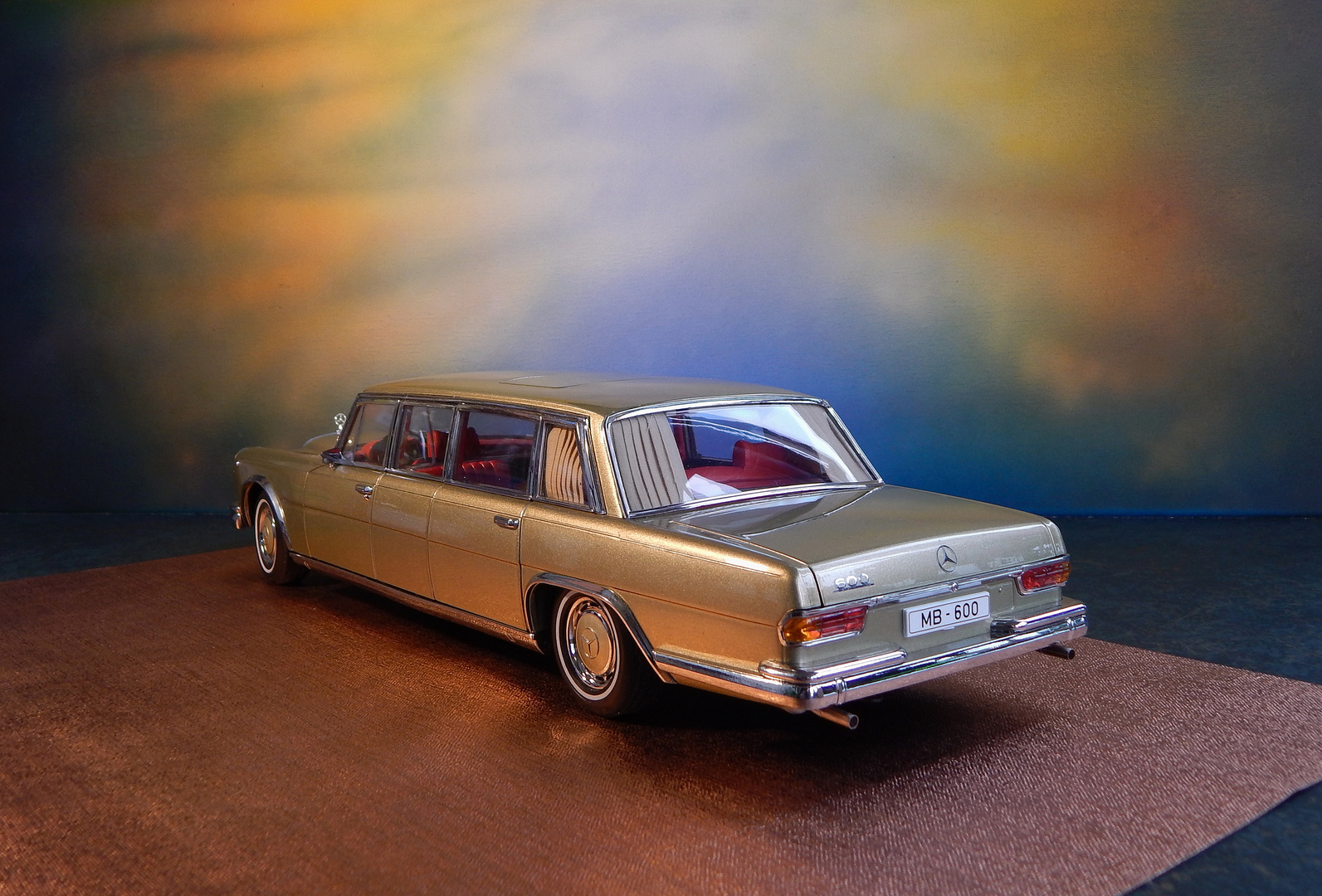 MERCEDES- BENZ 600 PULLMAN --2