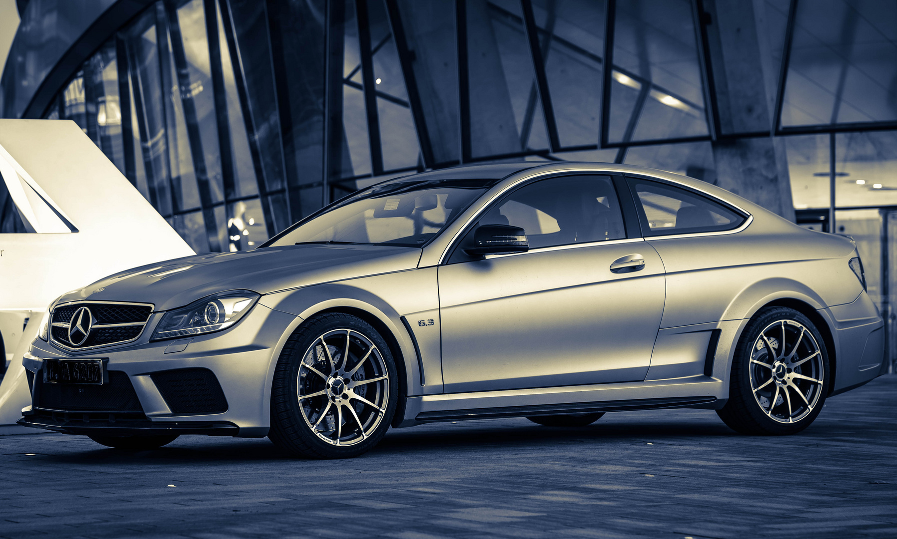 Mercedes Benz C63 AMG