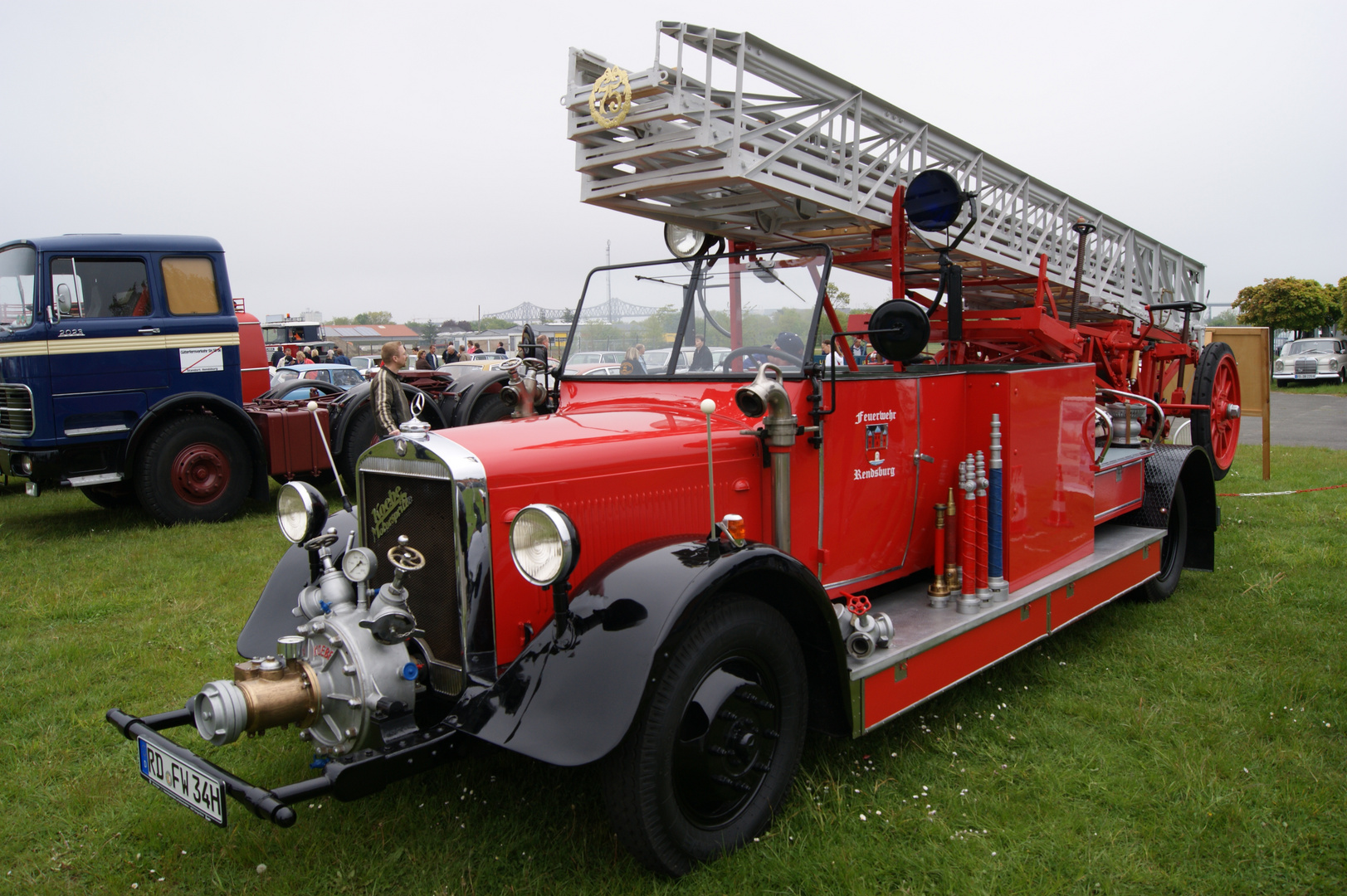 Mercedes Benz Feuerwehrdrehleiter