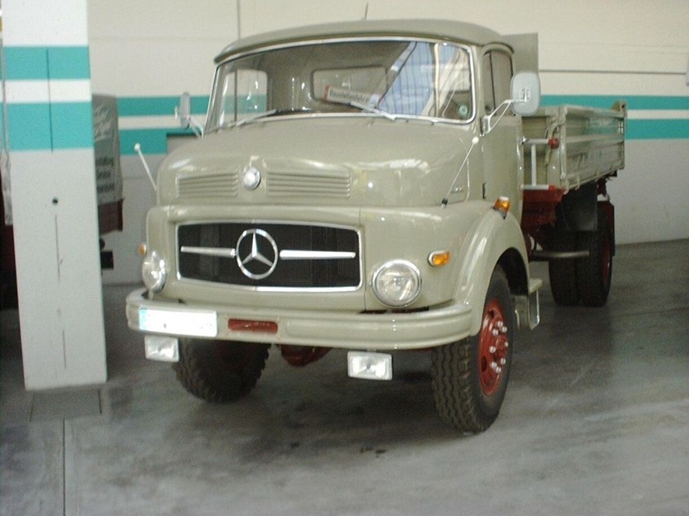 Mercedes Benz LA 322 - 1113 Export Kurzhauber