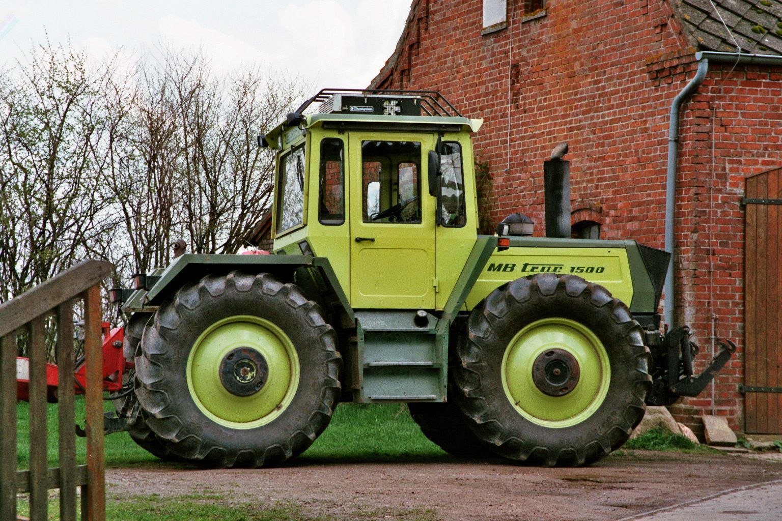 Mercedes-Benz MB Trac 1500