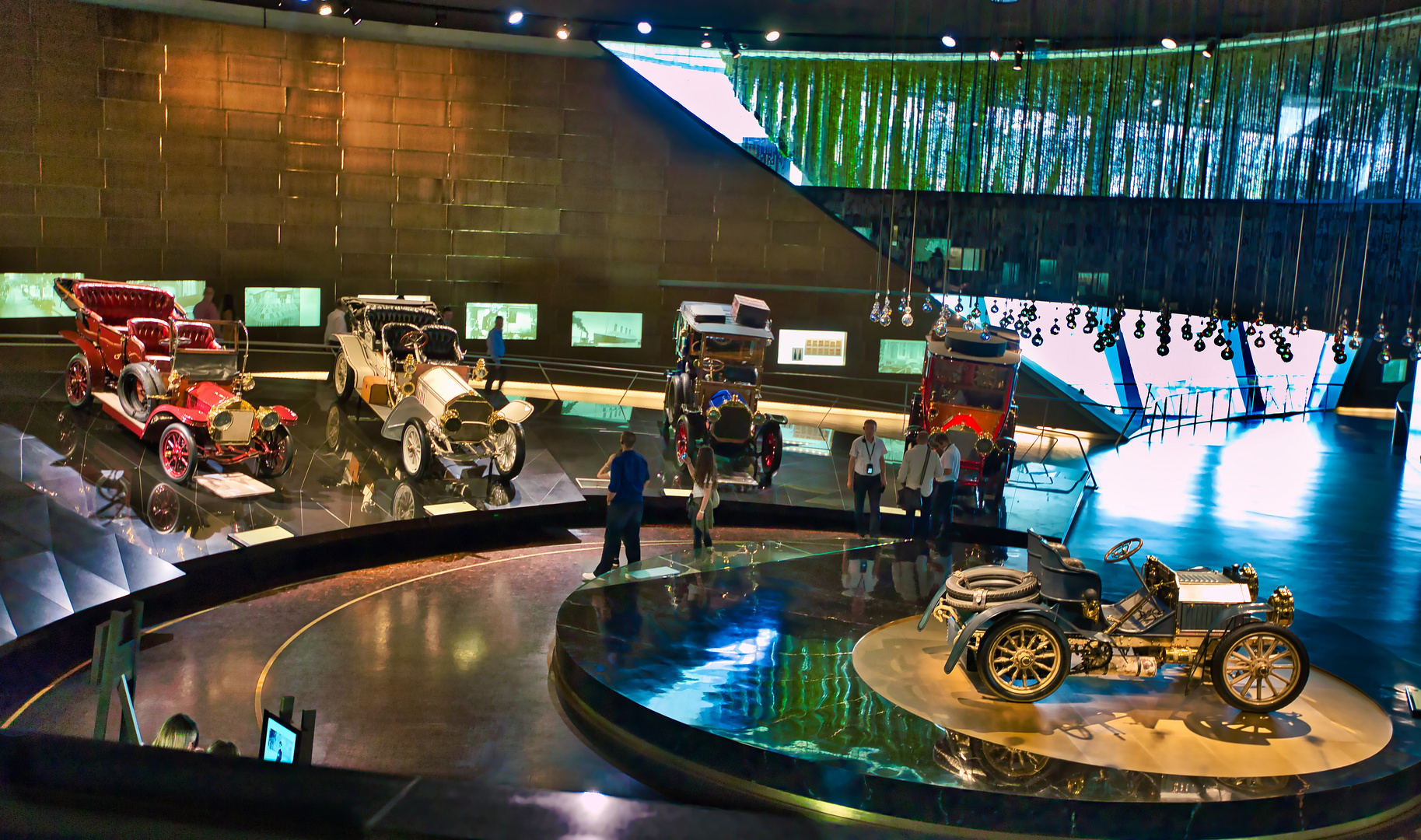 Mercedes-Benz-Museum (01)