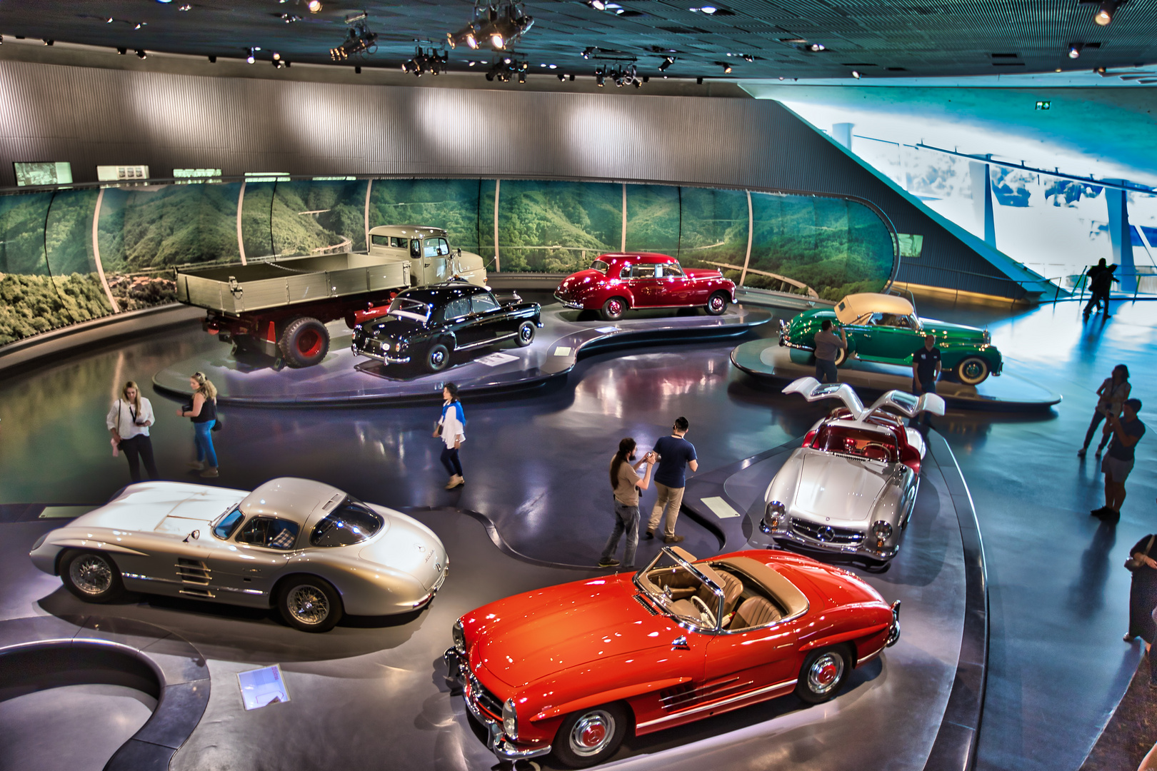 Mercedes-Benz-Museum (02)