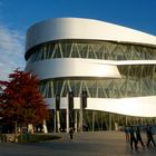 Mercedes Benz Museum im Herbst