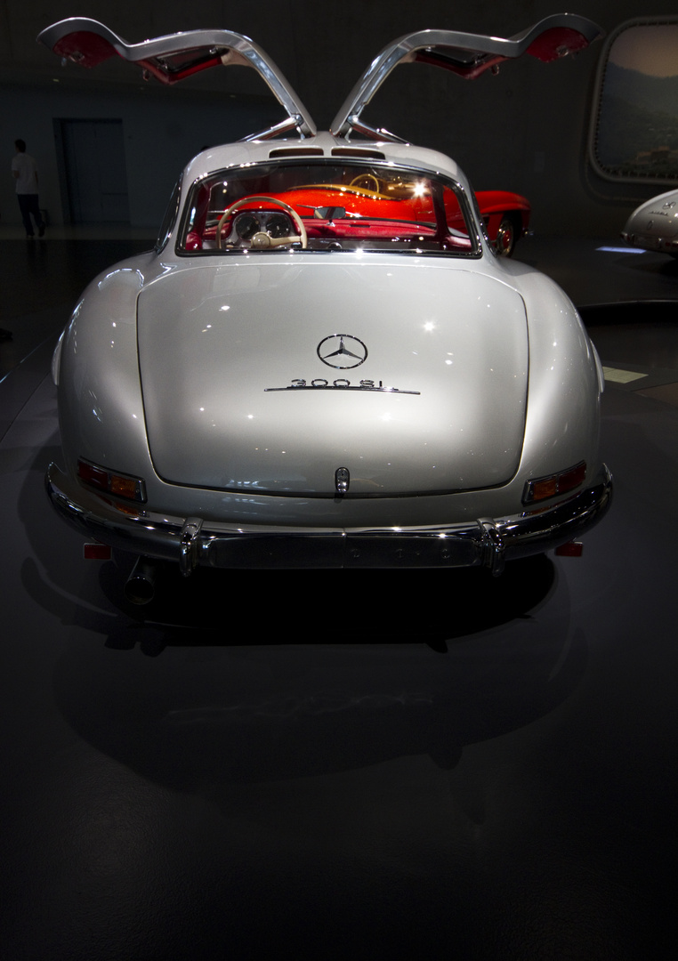 Mercedes Benz Musuem 9