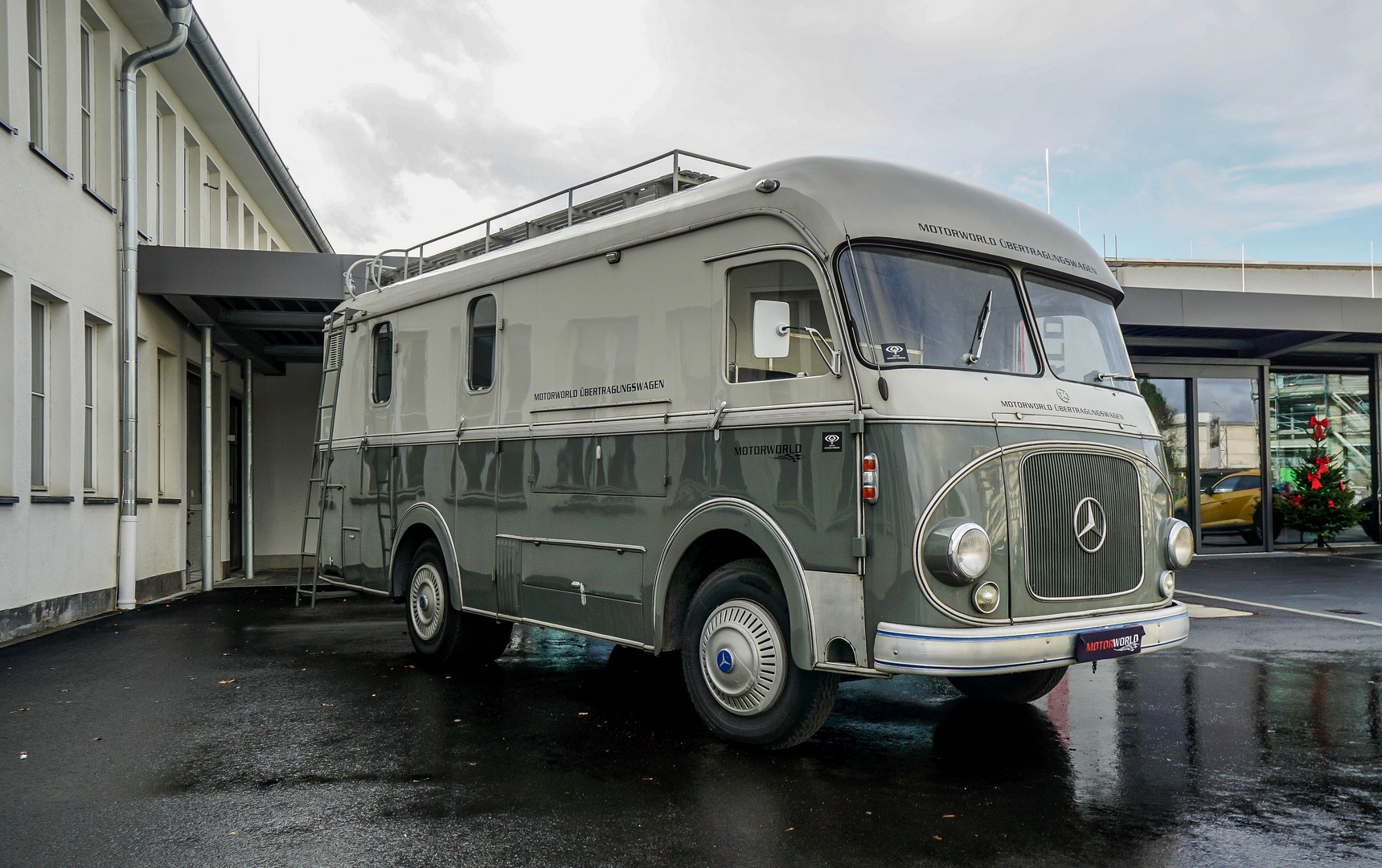 Mercedes Benz Regiewagen