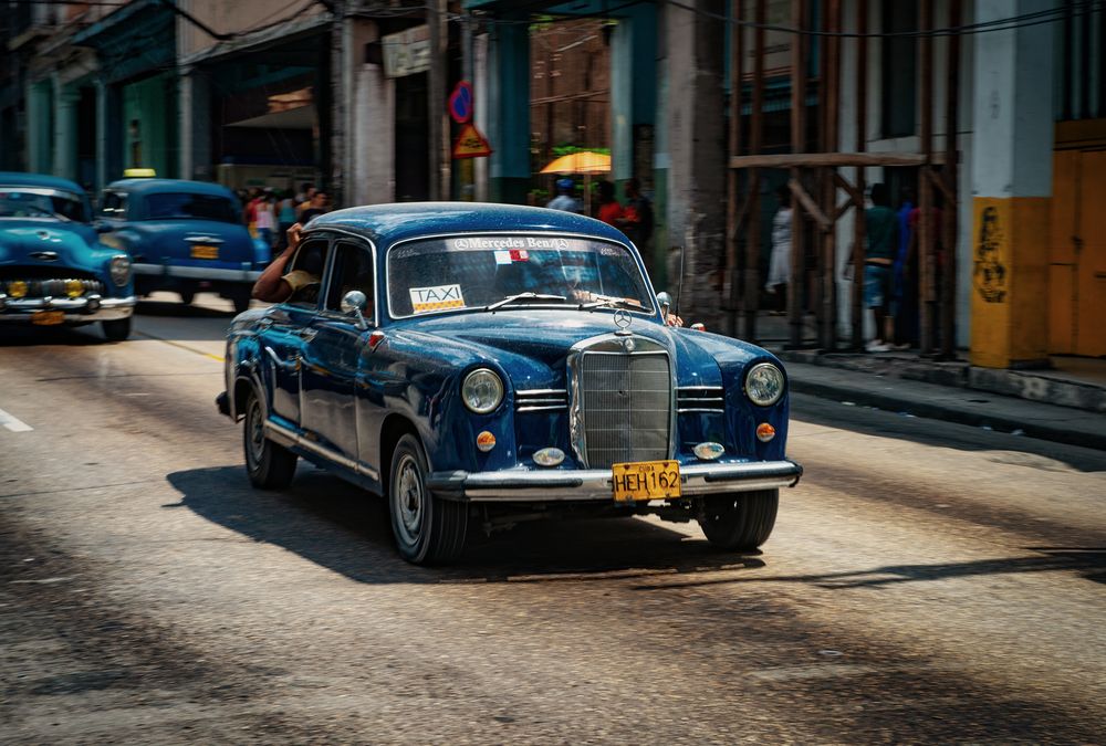 Mercedes-Benz se encuentra con cuba 