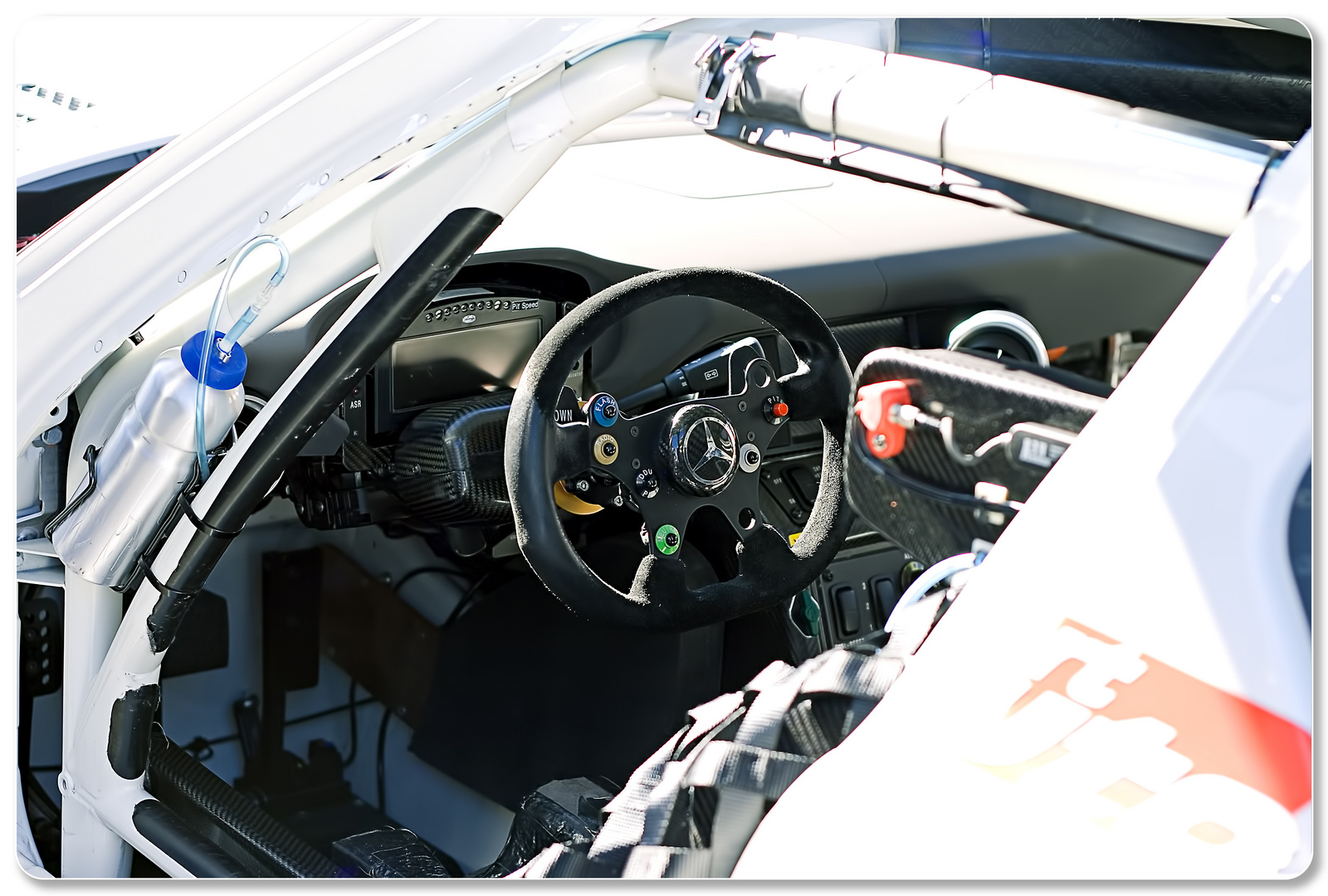 Mercedes-Benz SLS AMG GT3 - Cockpit