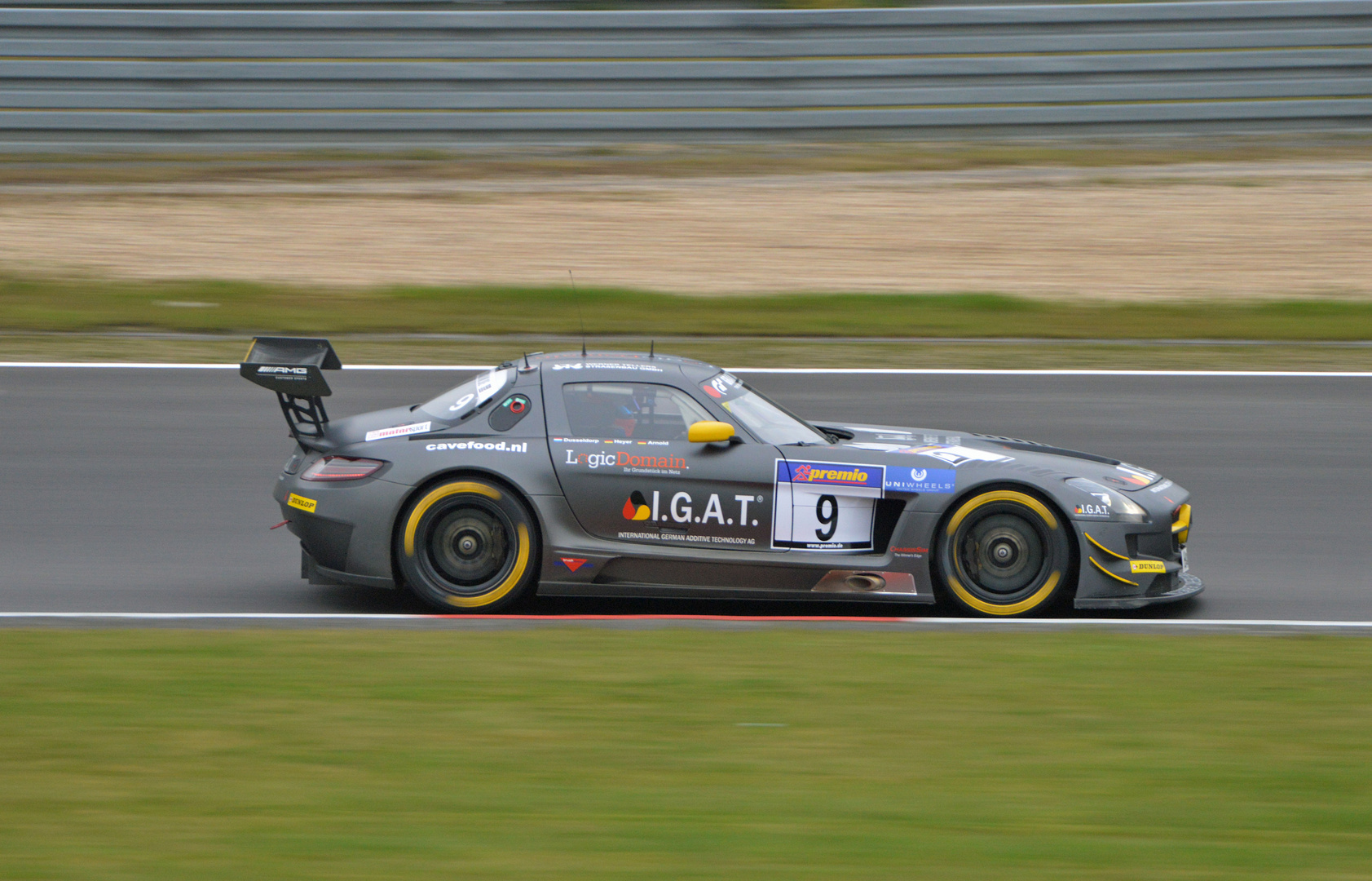 Mercedes-Benz SLS AMG GT3 (ROWE RACING)