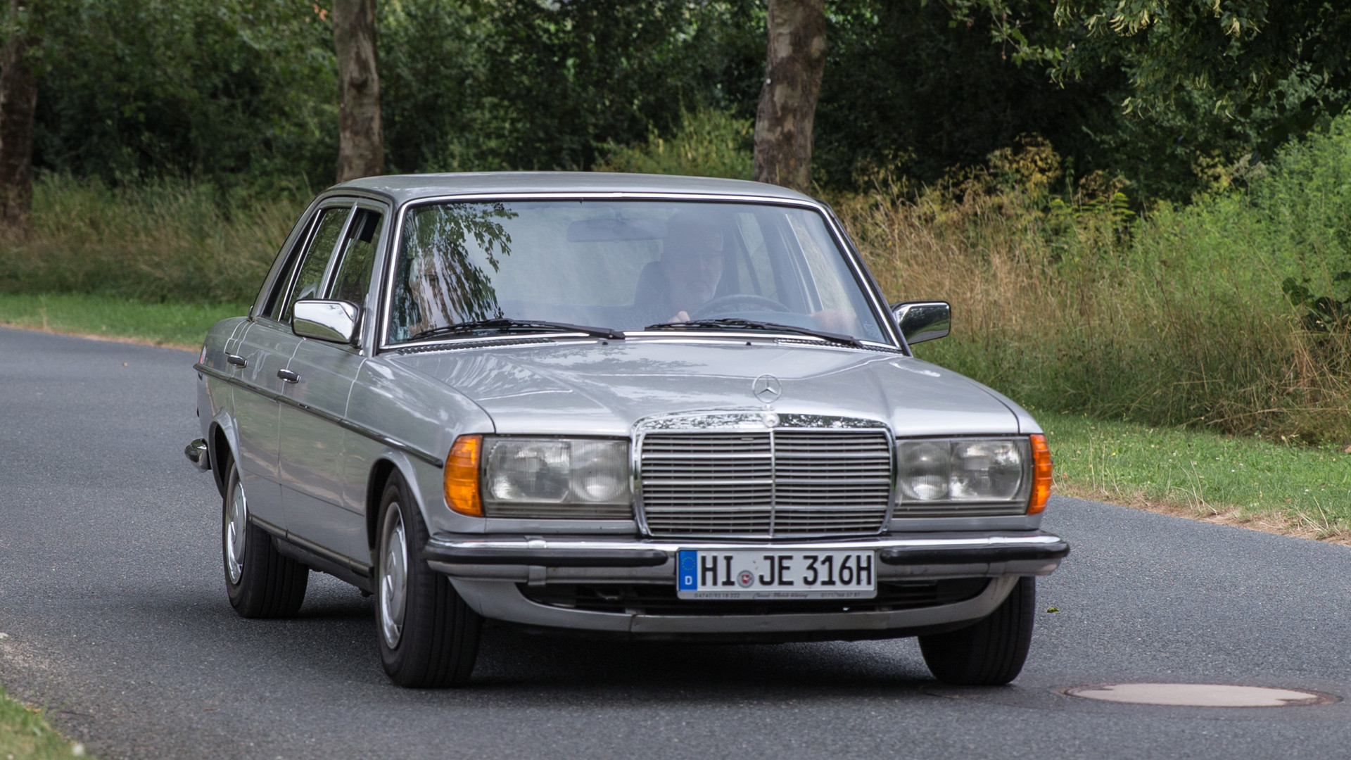 Mercedes Benz W123 Foto & Bild oldtimer, autos, verkehr Bilder auf
