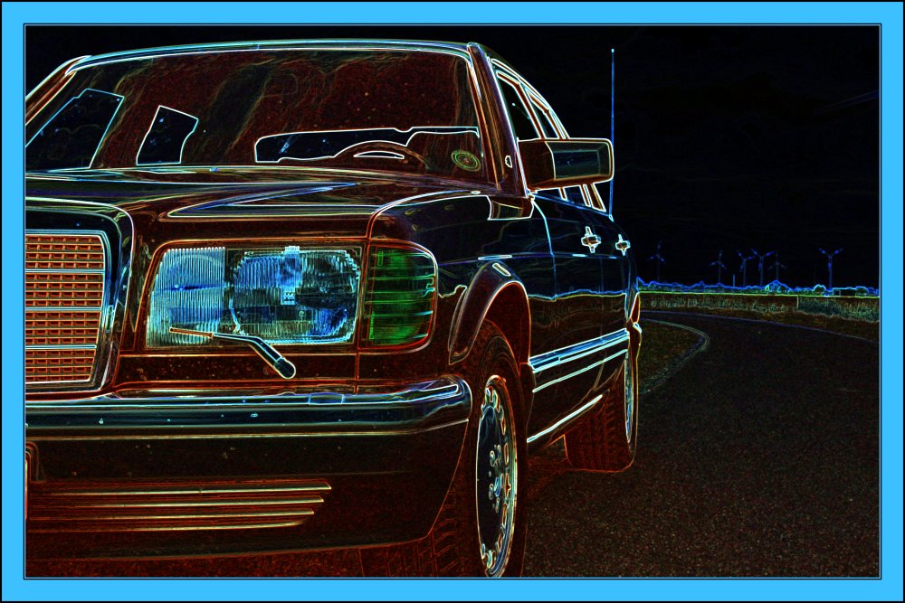 Mercedes in Neon