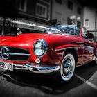 Mercedes in Rot