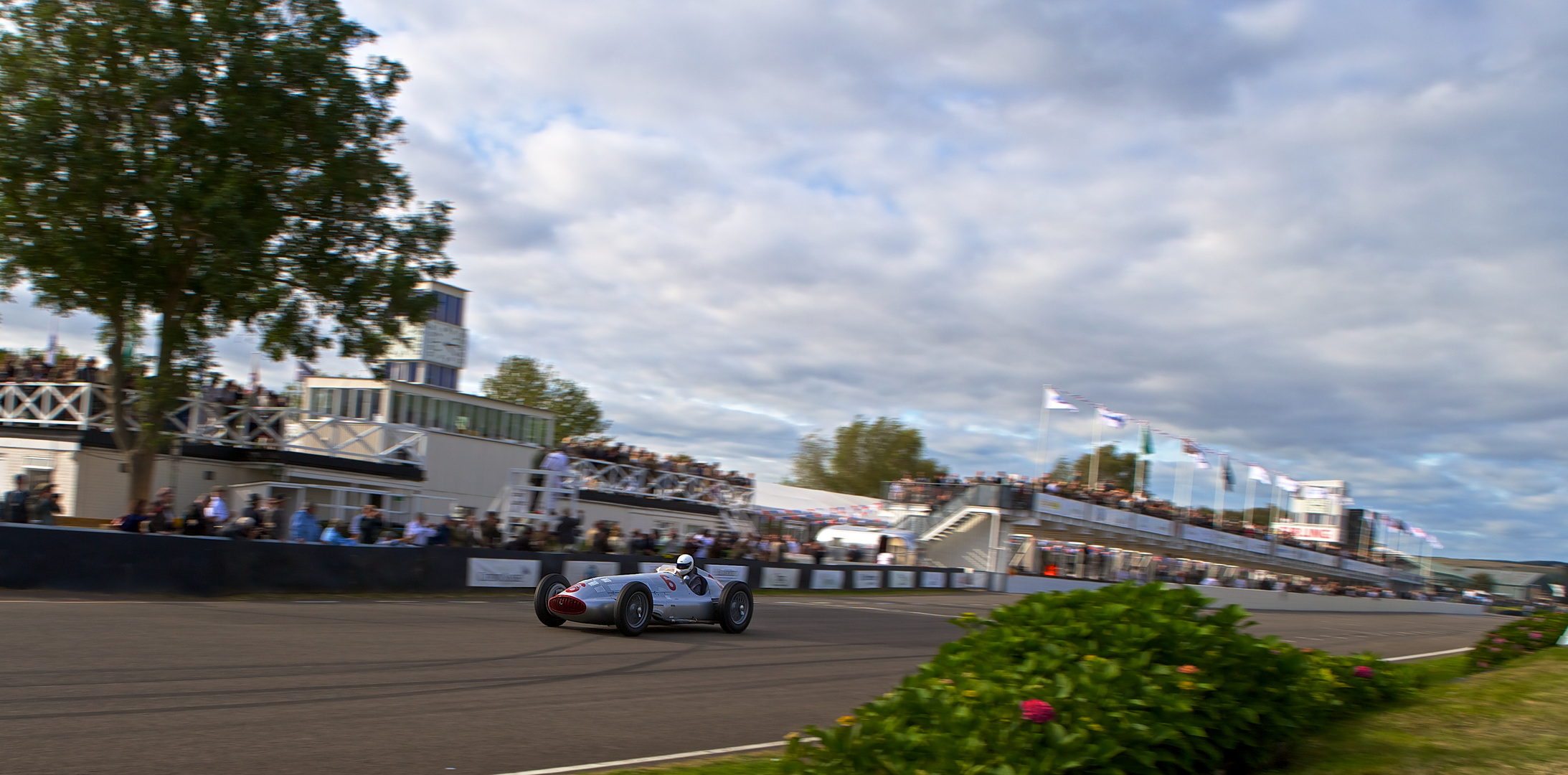 Mercedes Silberpfeil in Goodwood 2012.....