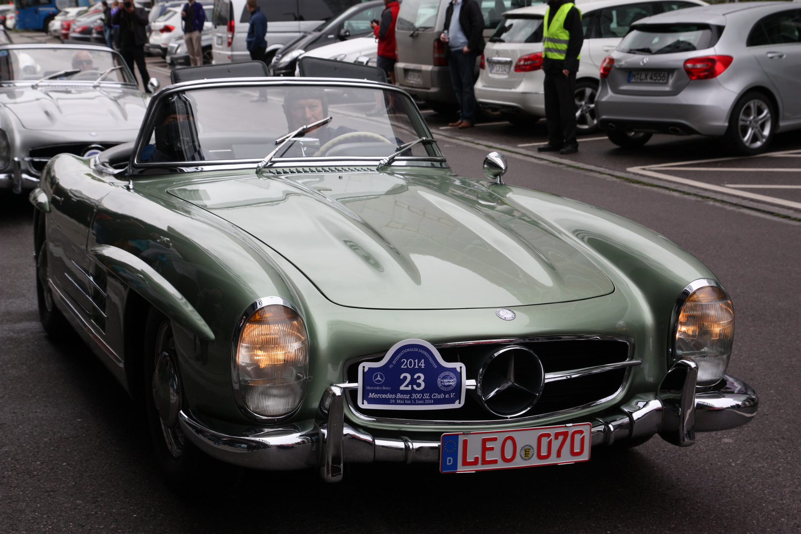 Mercedes SL Treffen Niederlassung München am 30.05.14