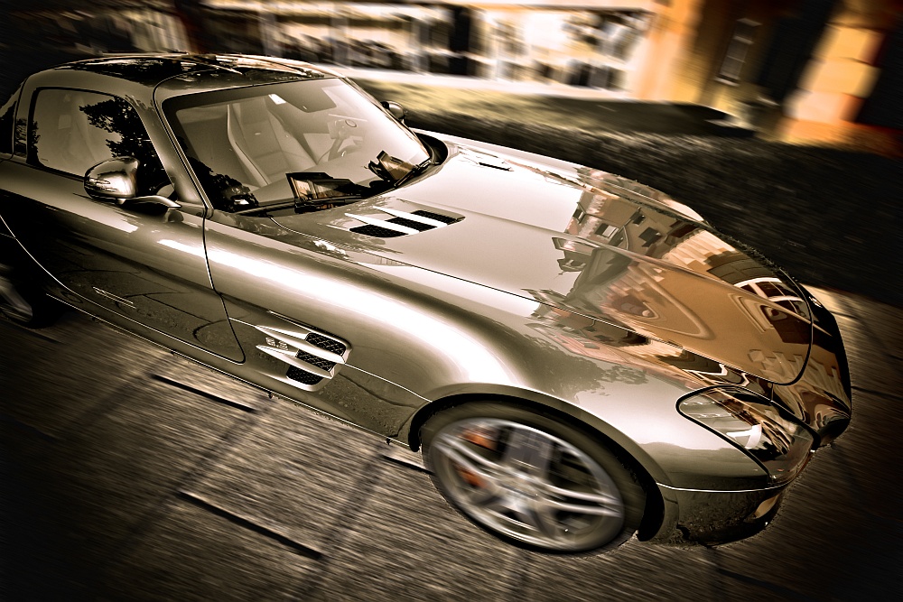 Mercedes SLS Coupe als neuer  K.I.T.T. wäre ideal - jetzt braucht er nur noch Ohren...! :)
