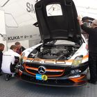 Mercedes SLS Heico in der Box beim 24 Stunden Rennen auf dem Nürburgring 2012