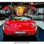 Mercedes-Welt am Salzufer in Berlin - SLS AMG