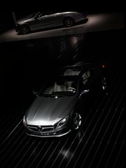 Mercedes Welt I