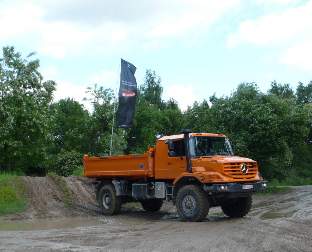 Mercedes Zetros