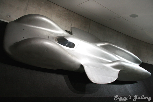 Mercedesmuseum05