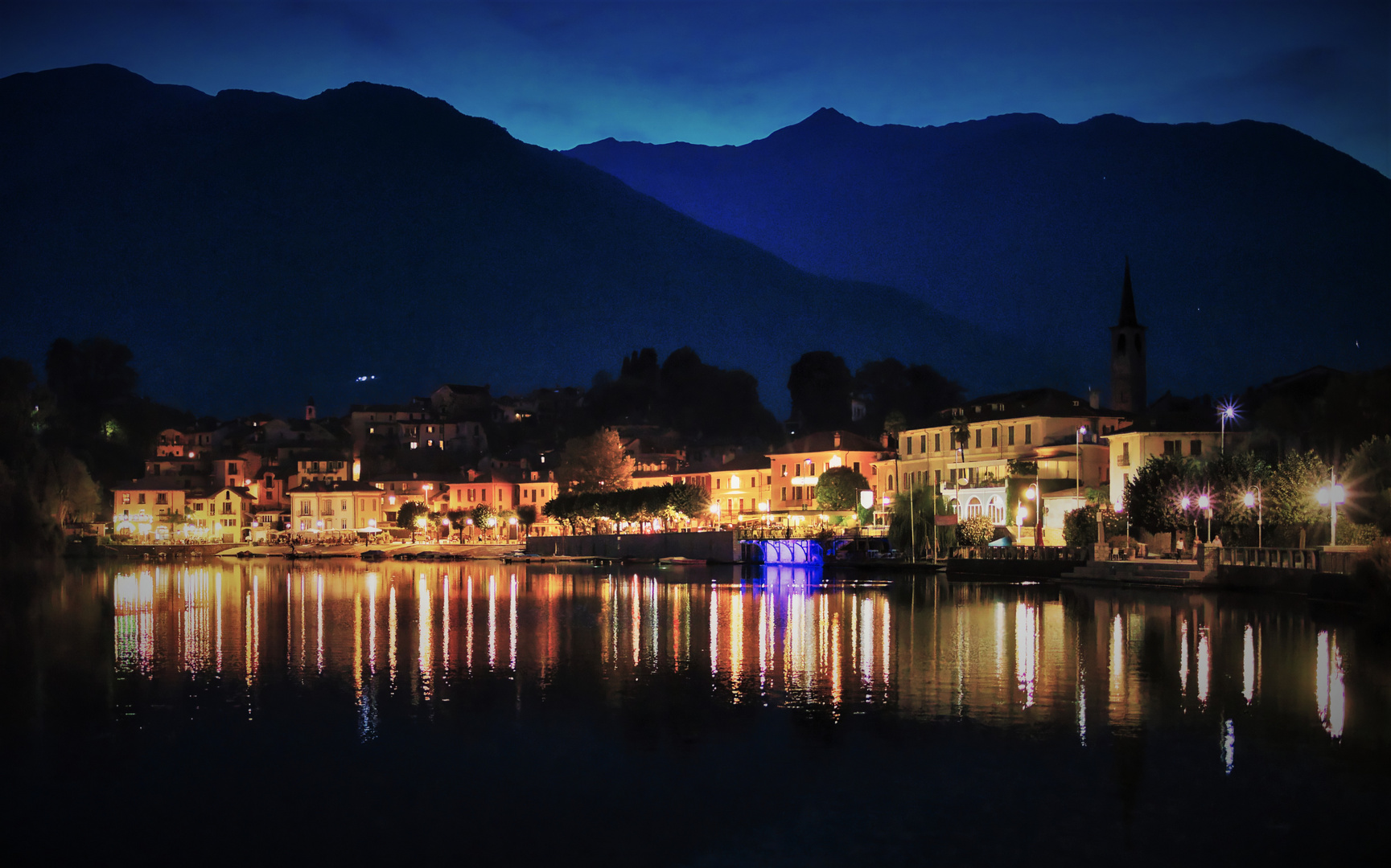 Mergozzo, am Lago di Mergozzo, an einem Sommerabend