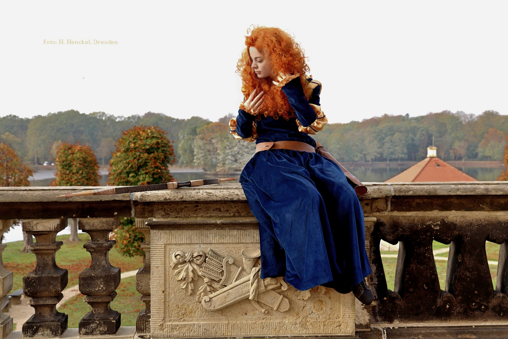 Merida-Cosplay im Park von Schloss Moritzburg bei Dresden - (c) Hansjörg Henckel