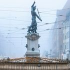 Merkurbrunnen im Nebel