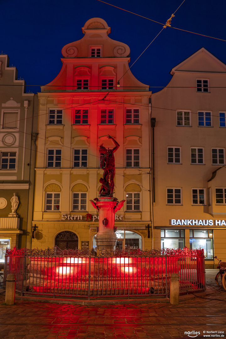 Merkurbrunnen in Rot