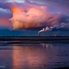 Merkwürdige Wolken über Wilhelmshaven/Jadebusen.