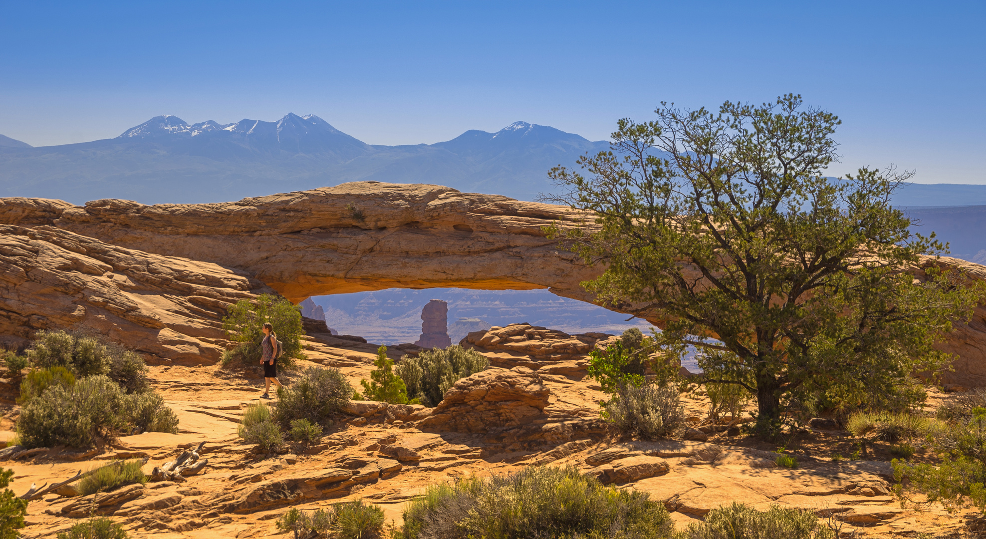 Mesa-Arch in seiner engsten Umgebung