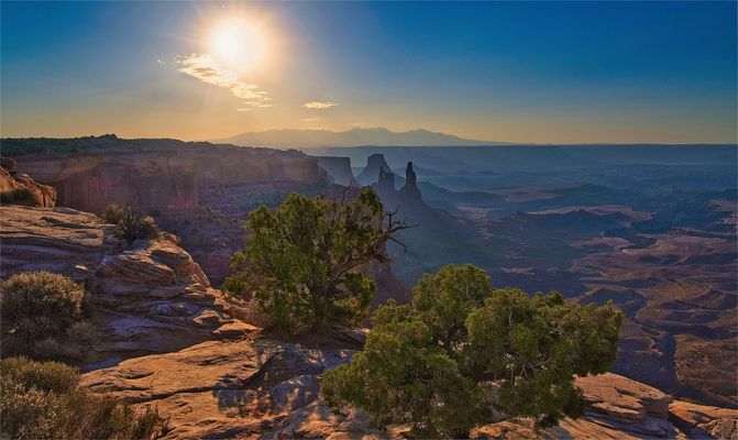 Mesa Arch Outlook