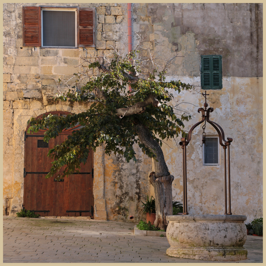 mesquita square mdina