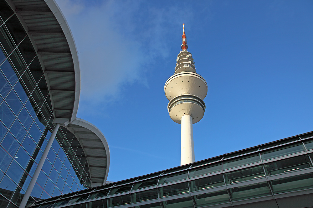 Messehallen und Heinrich-Hertz-Turm