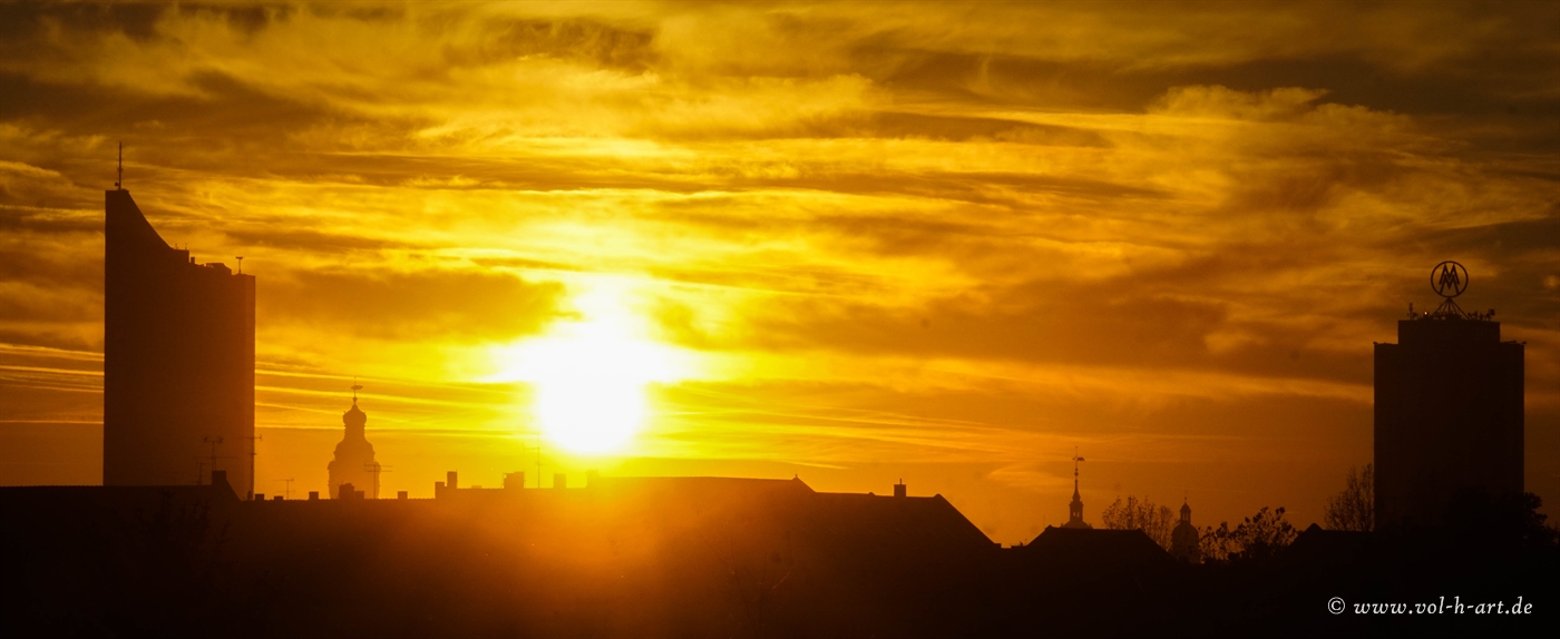 Messestadt im Abendschein